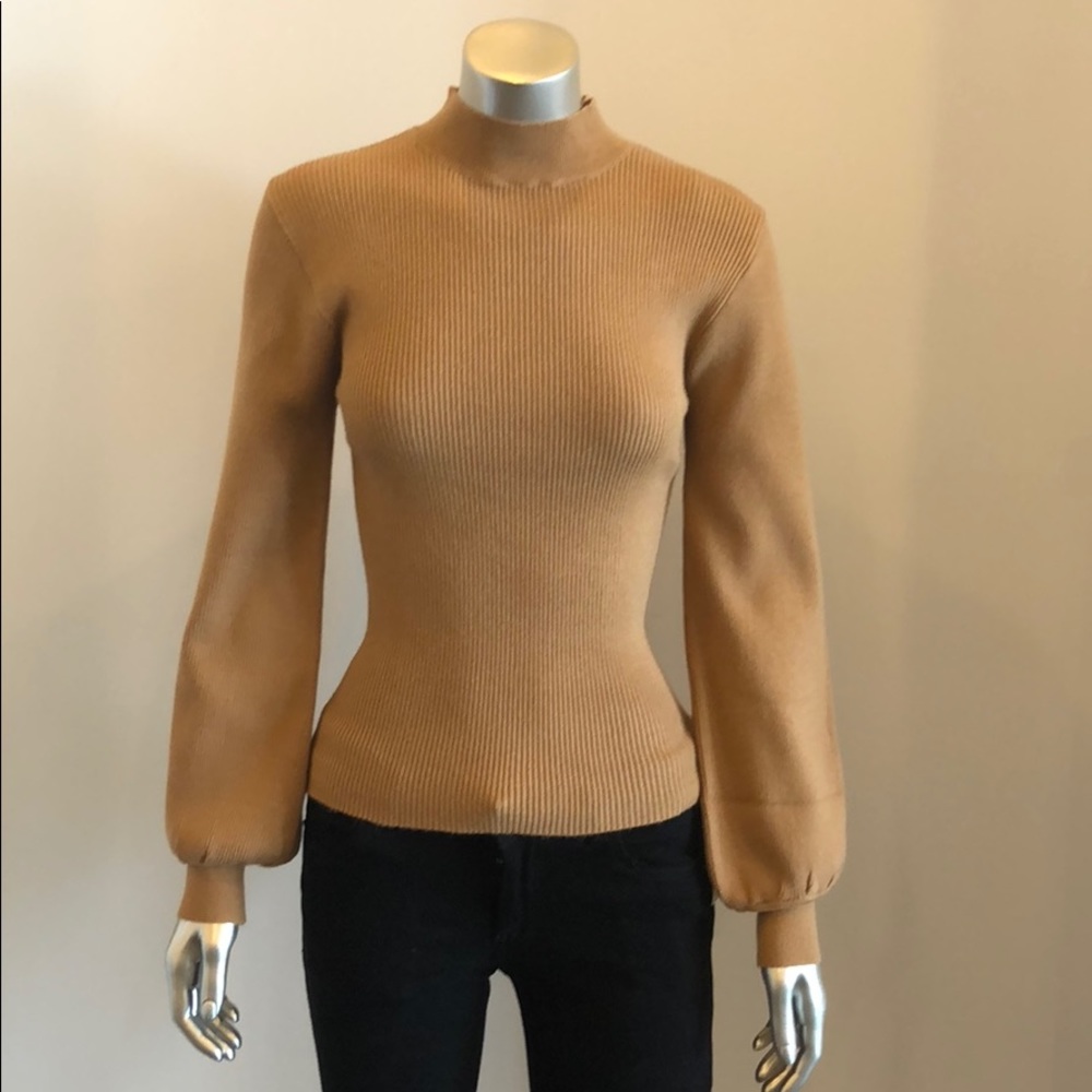 NWT J.O.A. Puff Sleeve top
